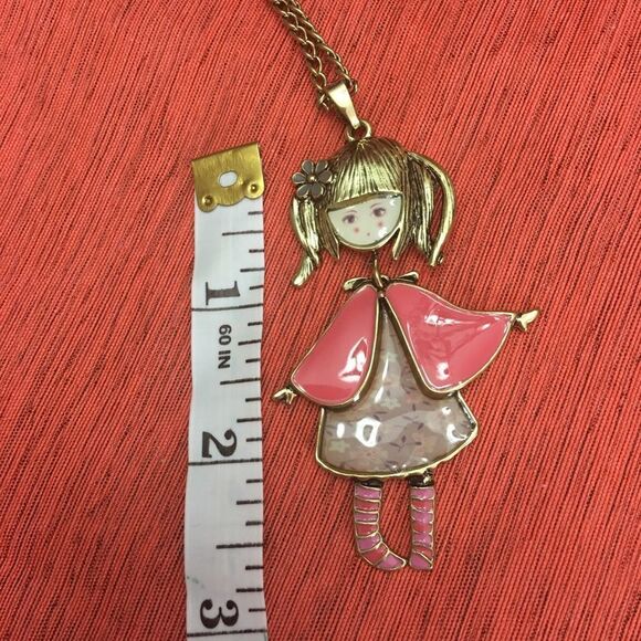 (V2) Doll Necklace - Picture 5 of 6